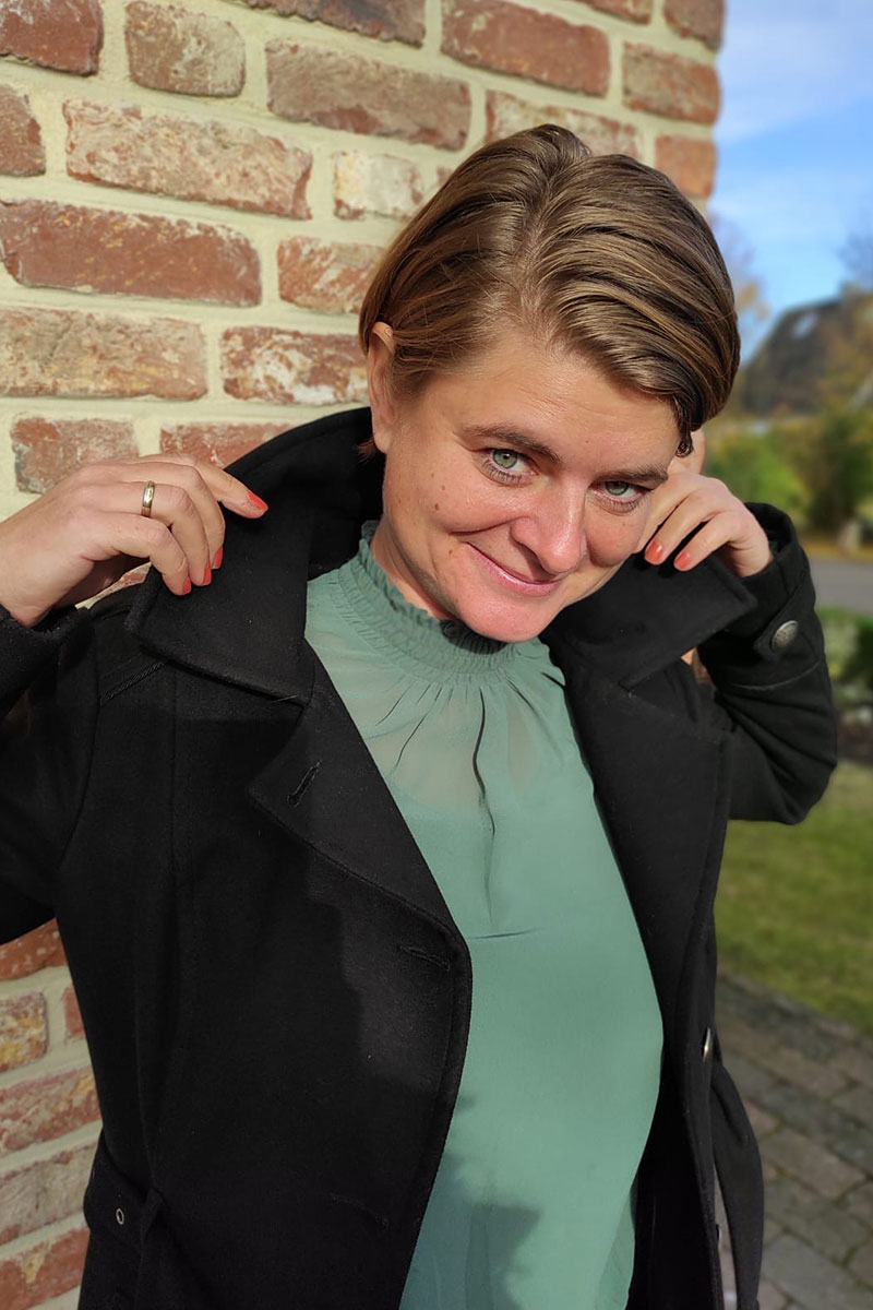 Portrait draussen Psychotherapie und Coaching Pinneberg - Stephanie Schullmann Redlich
